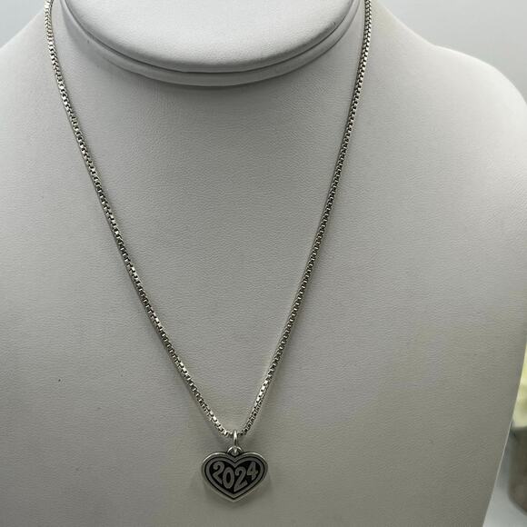 James Avery Sterling Silver 2024 Heart Charm Box Link Sterling Chain Necklace - Picture 3 of 11